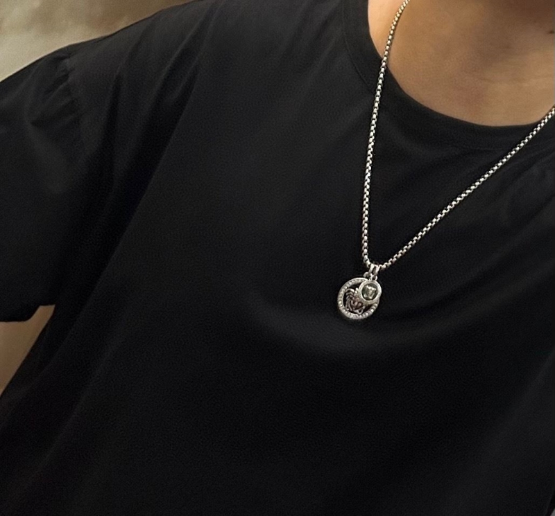 VERSACE